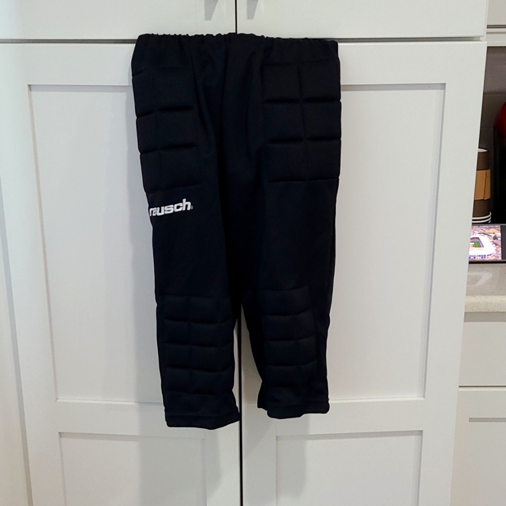 Reusch Youth Medium 3/4 Goalkeeper Pants w/ Padding